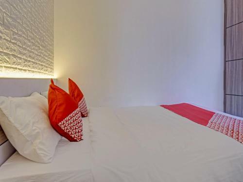 Hotel Oyo 90120 Bolang Room