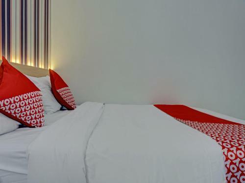 Hotel Oyo 90120 Bolang Room