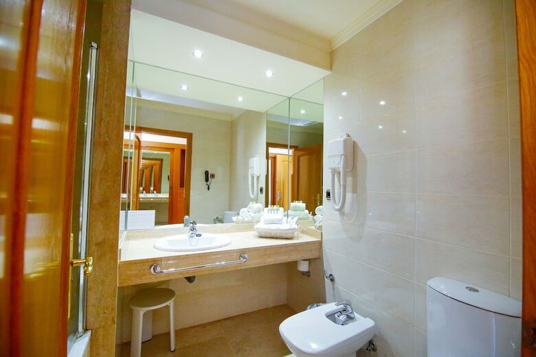Hotel Mainake