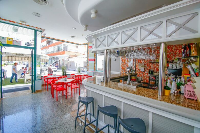 Hotel Mainake
