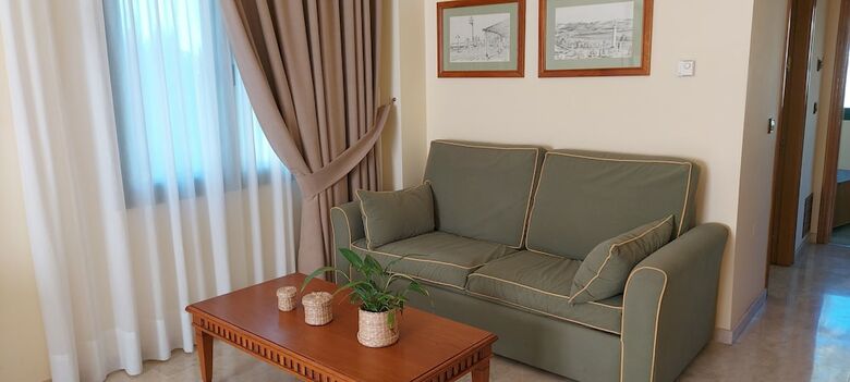 Hotel Mainake