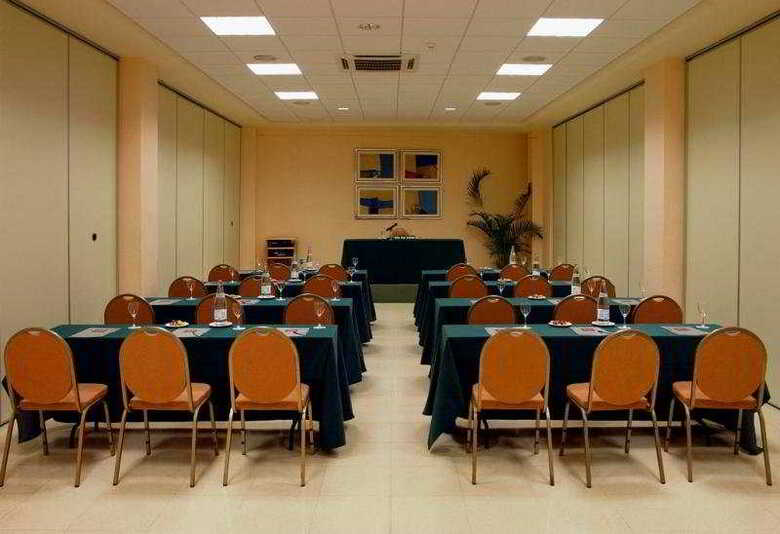 Hotel Mainake
