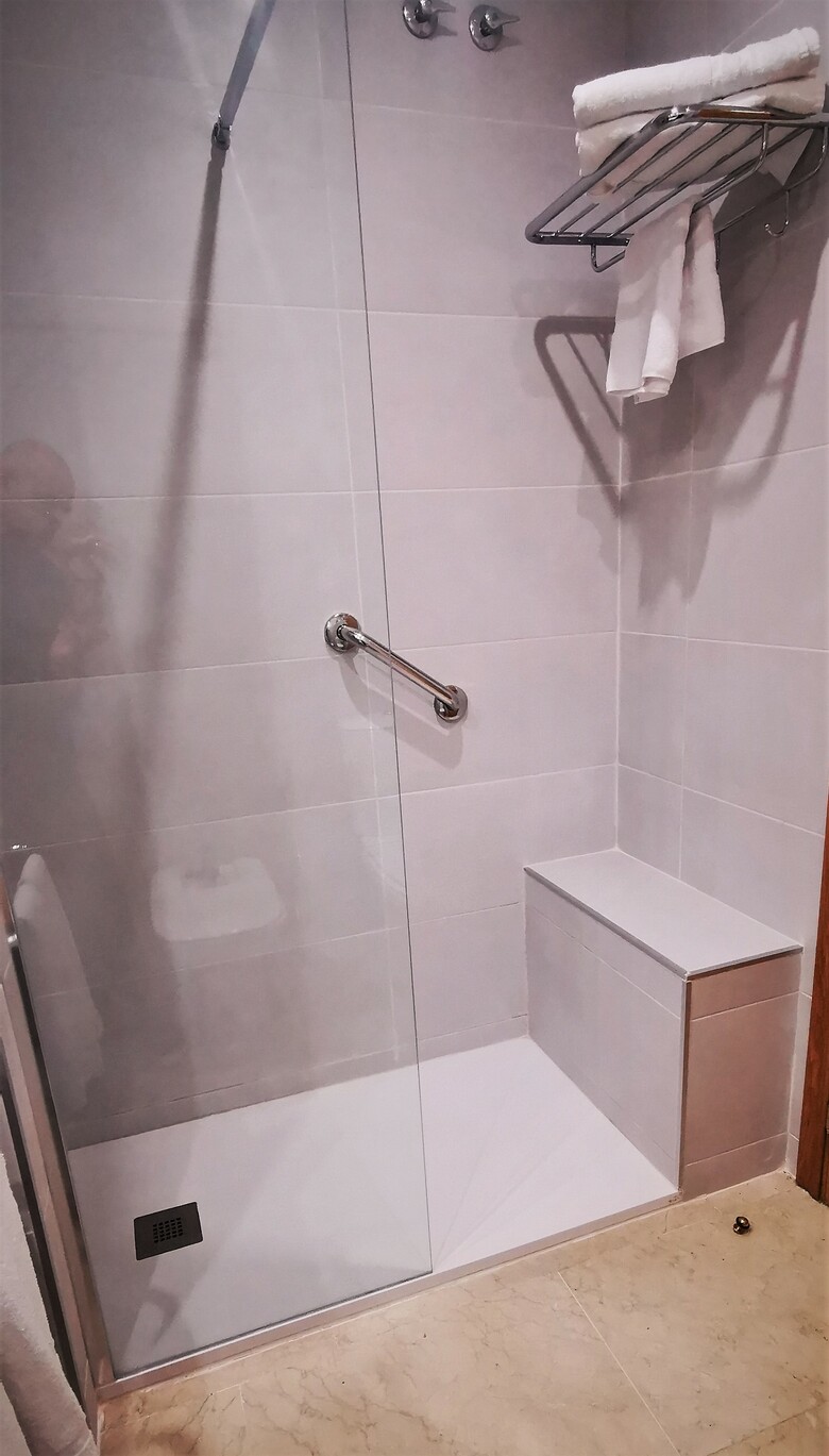 Hotel Mainake
