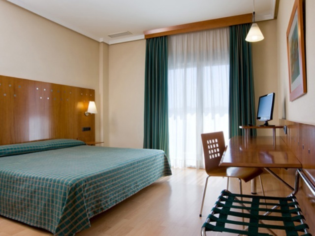 Hotel NH San Pedro
