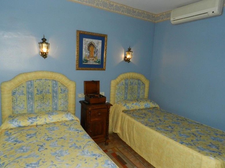 Hotel Don Javier (.)
