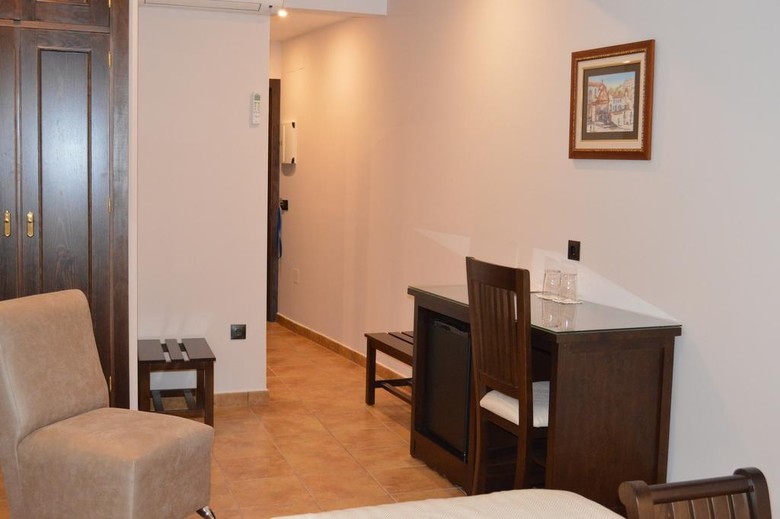 Hotel Don Javier (.)