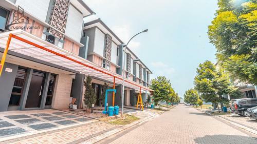 Hostal Regentown Near Ice Bsd