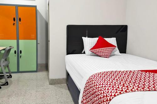 Hotel Oyo 90708 Kbr Home