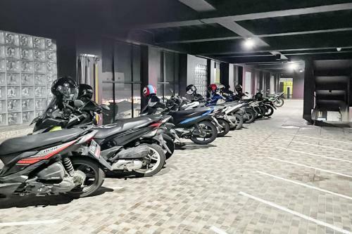 Hotel Oyo 90708 Kbr Home
