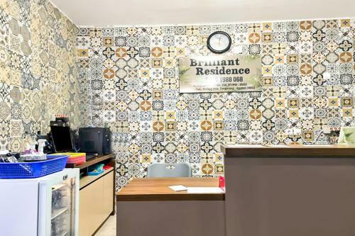 Hotel Oyo 90708 Kbr Home