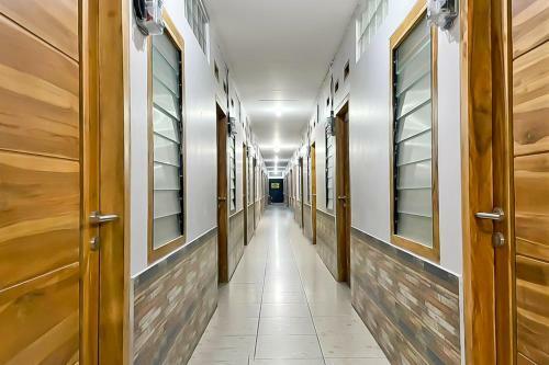 Hotel Oyo 90708 Kbr Home