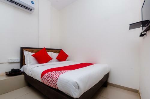 Oyo 28001 Hotel Sai Darshan