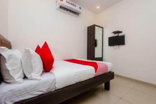 Oyo 28001 Hotel Sai Darshan