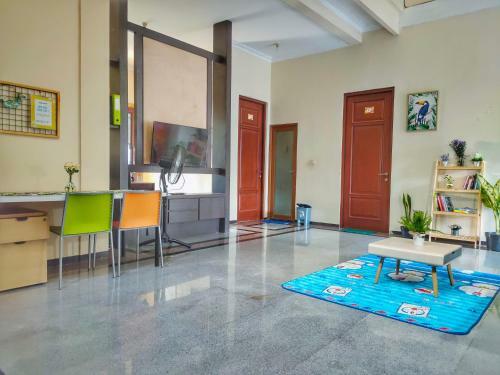 Hostal Green Surabaya Homey