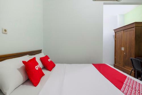 Hotel Oyo 3815 Kutisari Selatan 21 Syariah