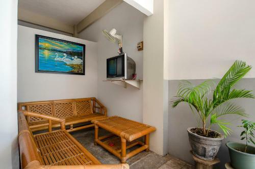 Hotel Oyo 3815 Kutisari Selatan 21 Syariah