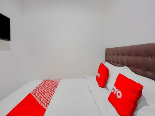 Hotel Spot On 90110 A1 Pakis Argosari