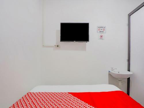 Hotel Spot On 90110 A1 Pakis Argosari