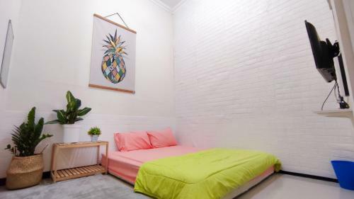 Bed & Breakfast Surabaya Homey Near Its