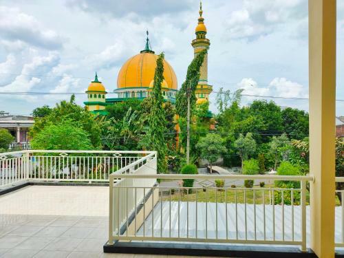 Bed & Breakfast Surabaya Homey Near Its