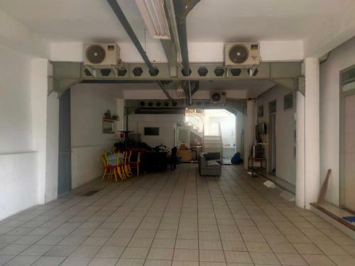 Hotel Oyo 90800 Lemoon Inn Surabaya