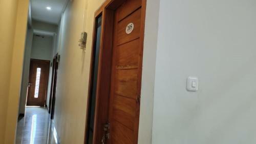 Hotel Oyo 91099 Krukah Residence