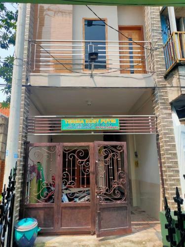 Hotel Oyo 91099 Krukah Residence