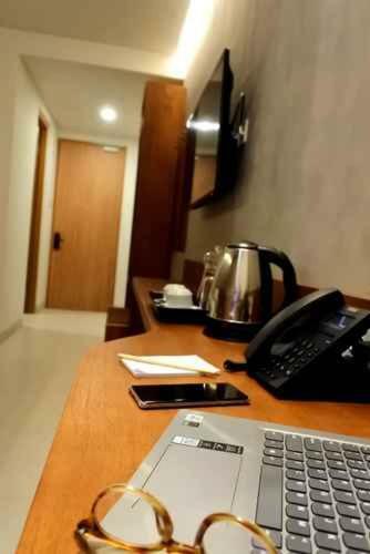 Kambaniru Beach Hotel And Resort