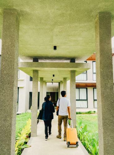 Kambaniru Beach Hotel And Resort