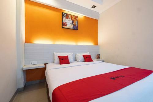 Reddoorz Plus @ Hotel Alden Makassar