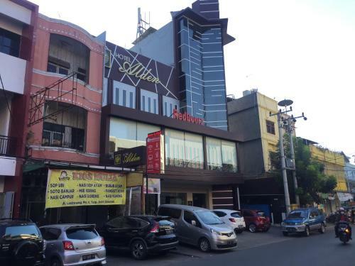 Reddoorz Plus @ Hotel Alden Makassar