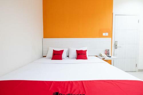 Reddoorz Plus @ Hotel Alden Makassar