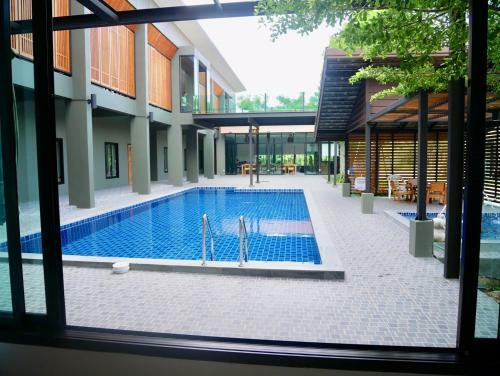 Hotel Look At Home Lamphun