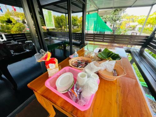 Hotel Baan Ruay Suk Resort, Lopburi
