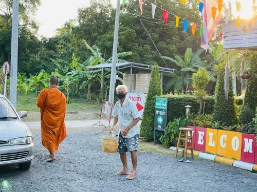 Hotel Baan Ruay Suk Resort, Lopburi