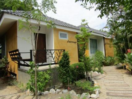 Hotel ??????????????? (resort At Lampang)