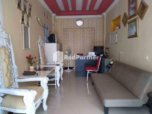 Hotel Boarding House Syariah Mm Bone Redpartner