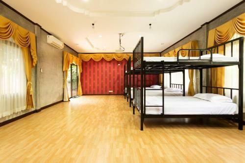 Hotel Capital O 997 Hug Lom Doi