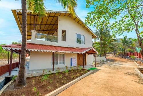 Villa Saffronstays Coral Hues