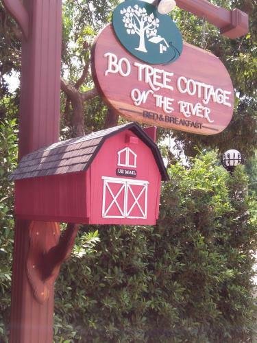 Bed & Breakfast Bo Tree Cottage On The River