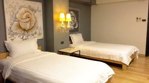 Hotel Diary Suite