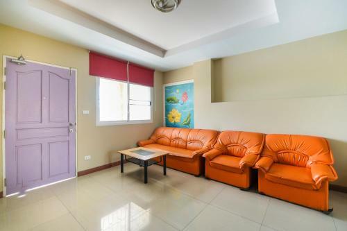 Hotel Oyo 762 Chompoo