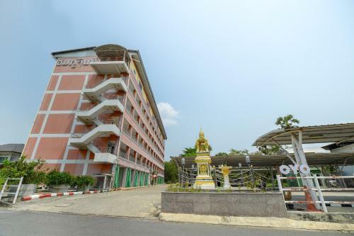 Hotel Oyo 762 Chompoo