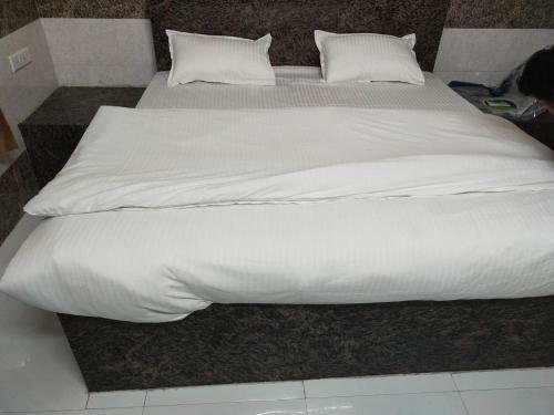 Hotel S K Resort & Marriage Garden