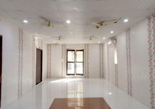 Hotel S K Resort & Marriage Garden