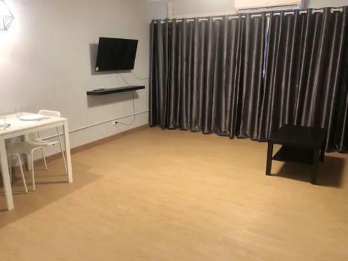 Apartamento Popular Condo Near Impact/thunder Dome