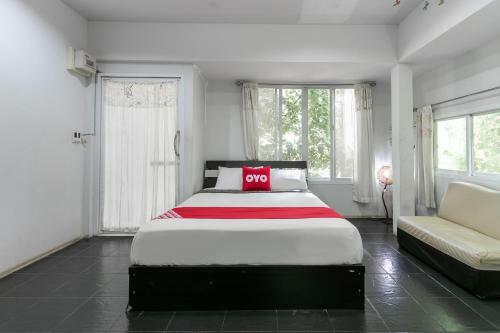Hotel Vaccinated Staff - Oyo 1129 Leelavadee Resort Korat
