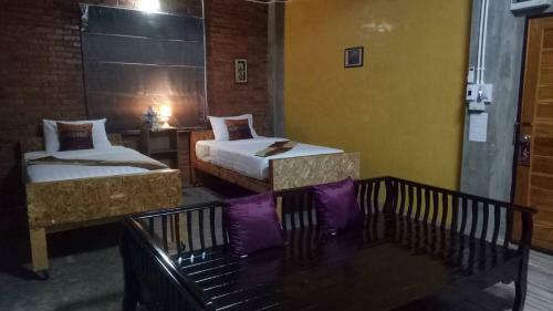Hostal Baan 9'nan Guest Home In Nan City.