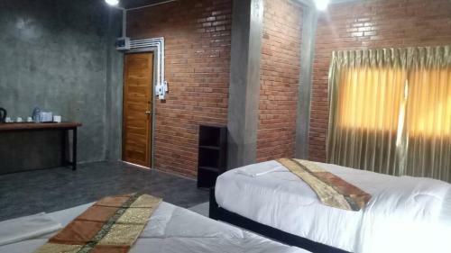 Hostal Baan 9'nan Guest Home In Nan City.