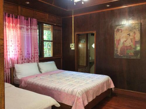 Settee Homestay